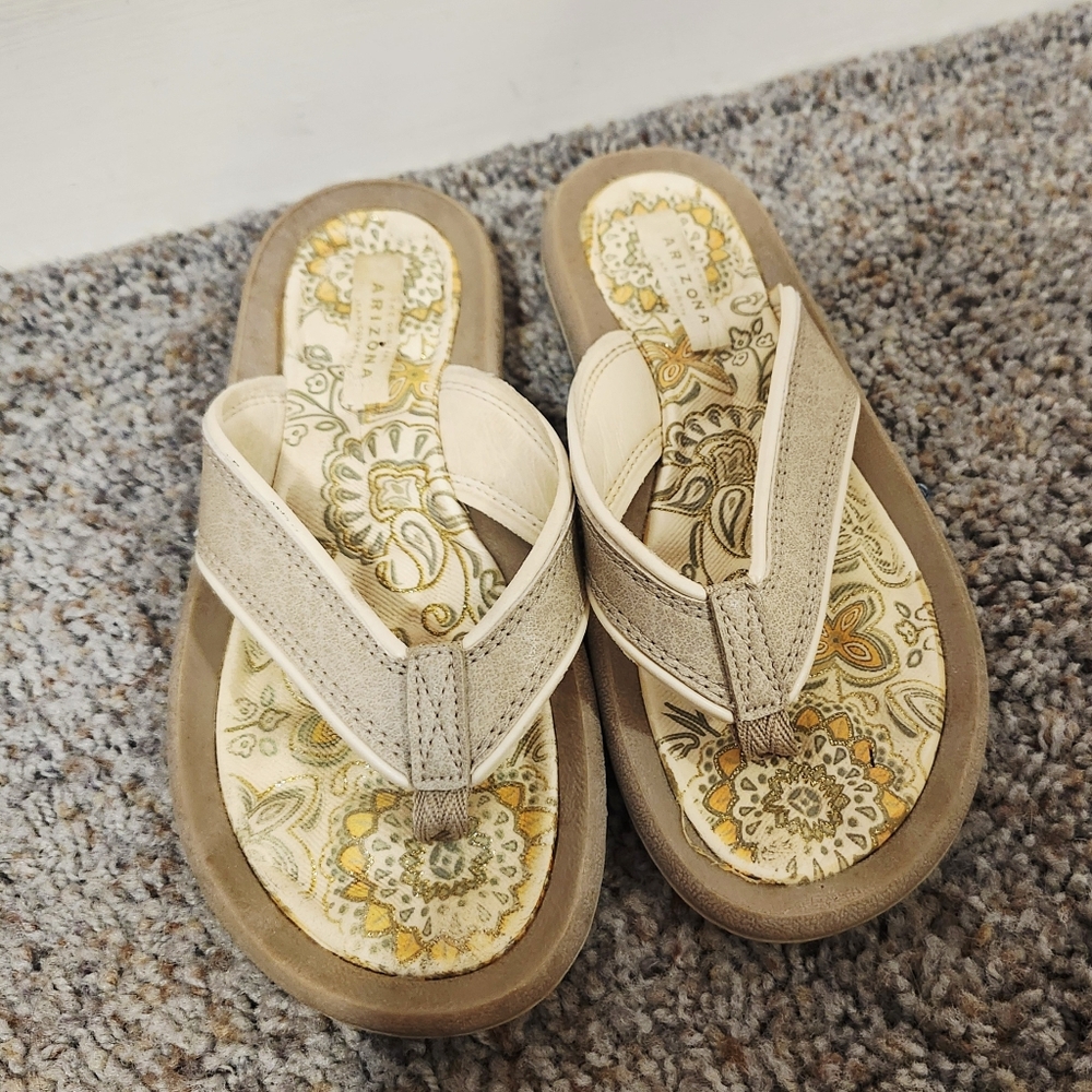 Arizona Paisley Pattern Flip Flops Size 6 Women's Heavy Duty